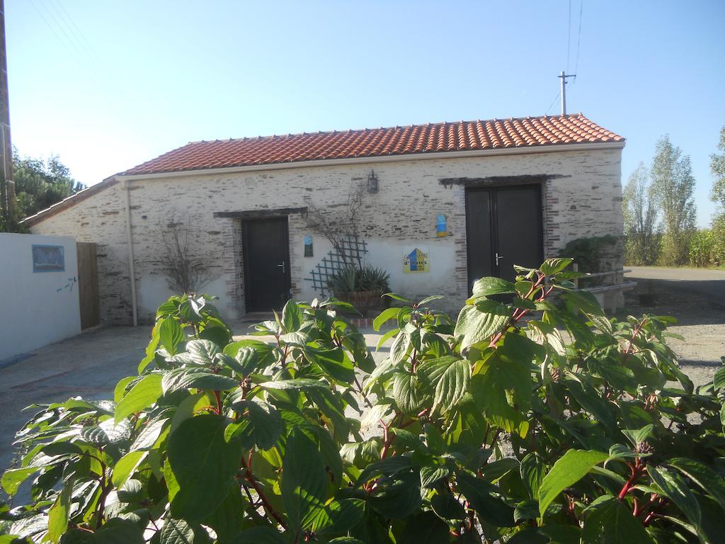 Chambres D'Hotes "Dinedort" L'Aiguillon-sur-Vie Exterior photo